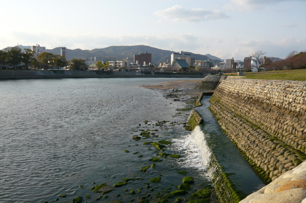 file:///home/kastor/daten/Japan/Freizeit/Fotos/03_28-29_Hiroshima_und_Miyajima/l1010344_1.jpg